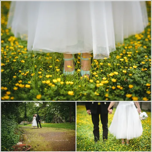 Bildbeschreibung sagte: Ein Brautpaar spaziert durch eine Wiese voller gelber Blumen. Die Braut trägt ein knielanges weißes Kleid und türkisfarbene Schuhe. Die romantische Szene spielt sich in einem idyllischen, grünen Garten ab.